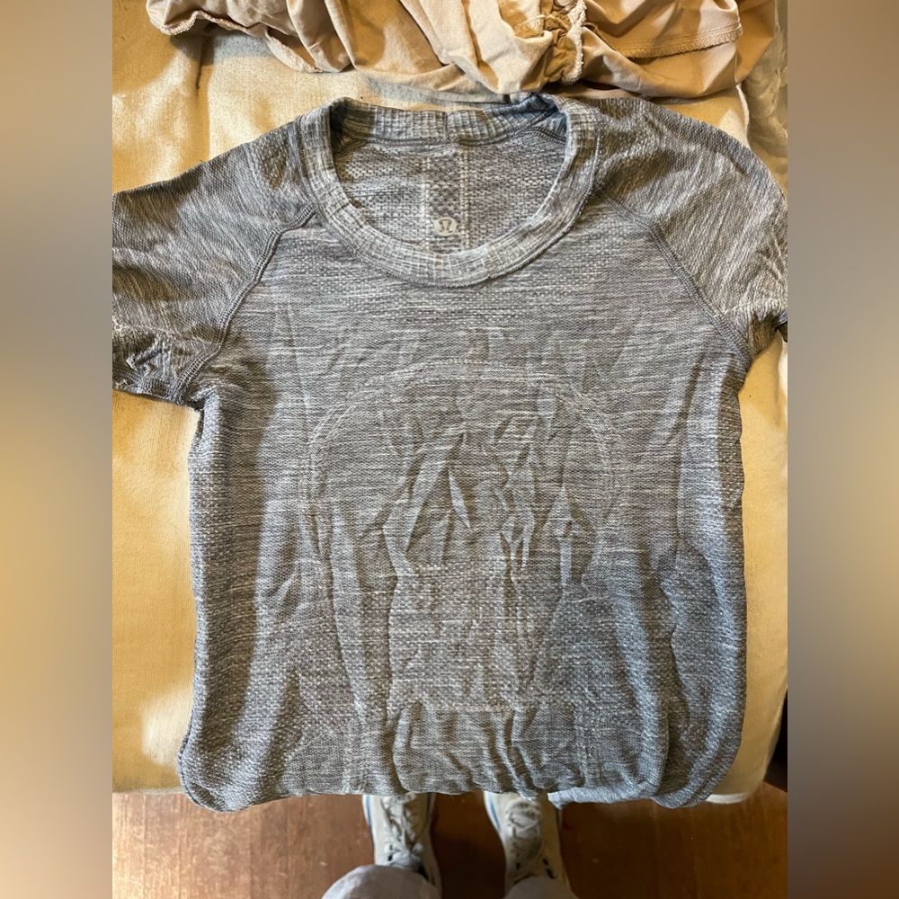 Lululemon swiftly top